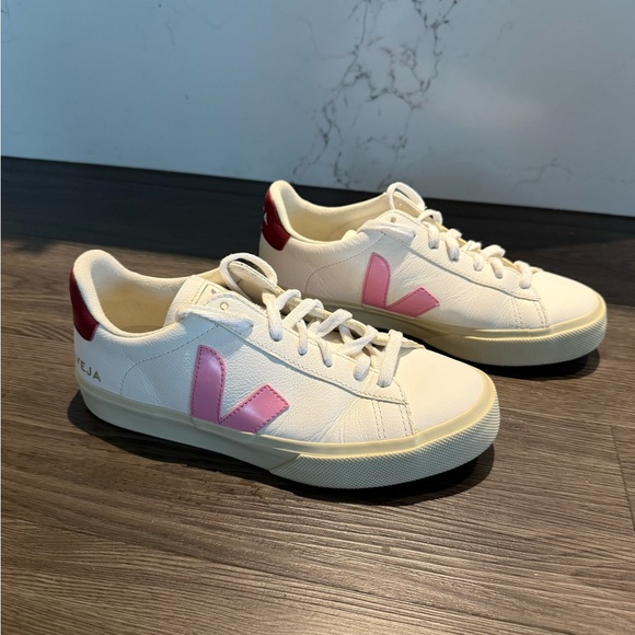 Veja Rare Campo White and Pink Sneakers US8 As New - Picture 1 of 7